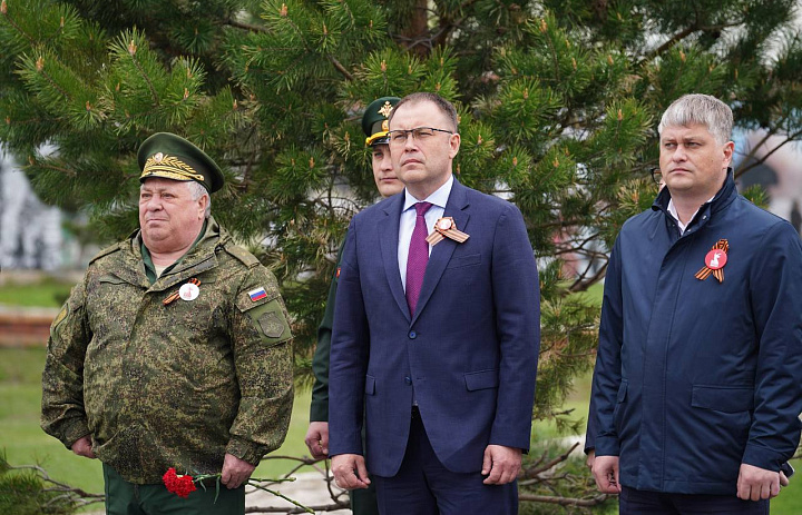 Илья Середюк поздравил с наступающим Днем Победы военнослужащих юргинской бригады