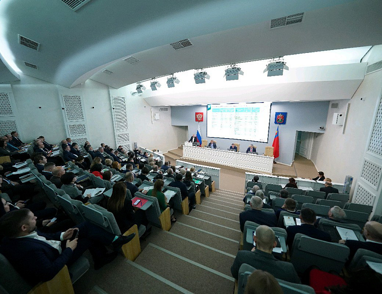 Губернатор Кузбасса Илья Середюк провел расширенное аппаратное совещание