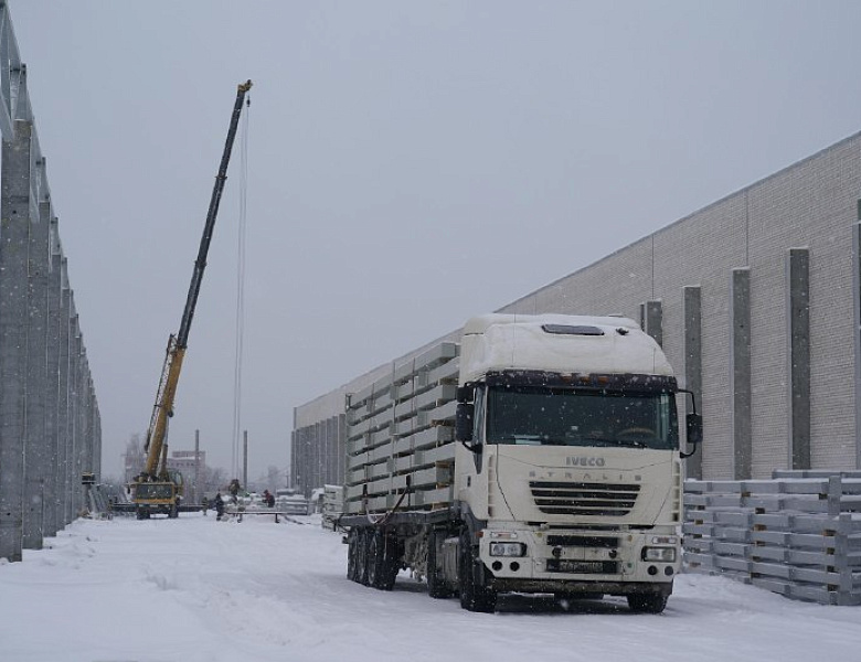Готовность основного цеха строящегося деревообрабатывающего комбината в Кузбассе превышает 54%