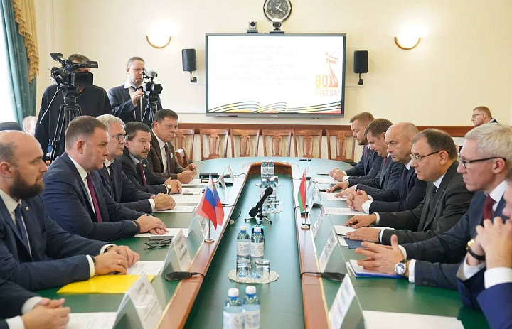 Губернатор Кузбасса Илья Середюк провел совещание с делегацией Республики Беларусь